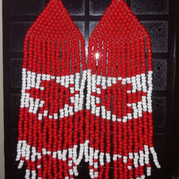 🇨🇦 Handmade Canada Day Beaded Earrings – Limited Edition 🇨🇦 - Picture 4 of 6